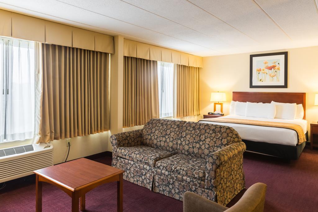 Clarion Hotel Somerset - New Brunswick Екстериор снимка