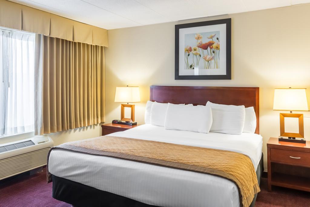 Clarion Hotel Somerset - New Brunswick Екстериор снимка