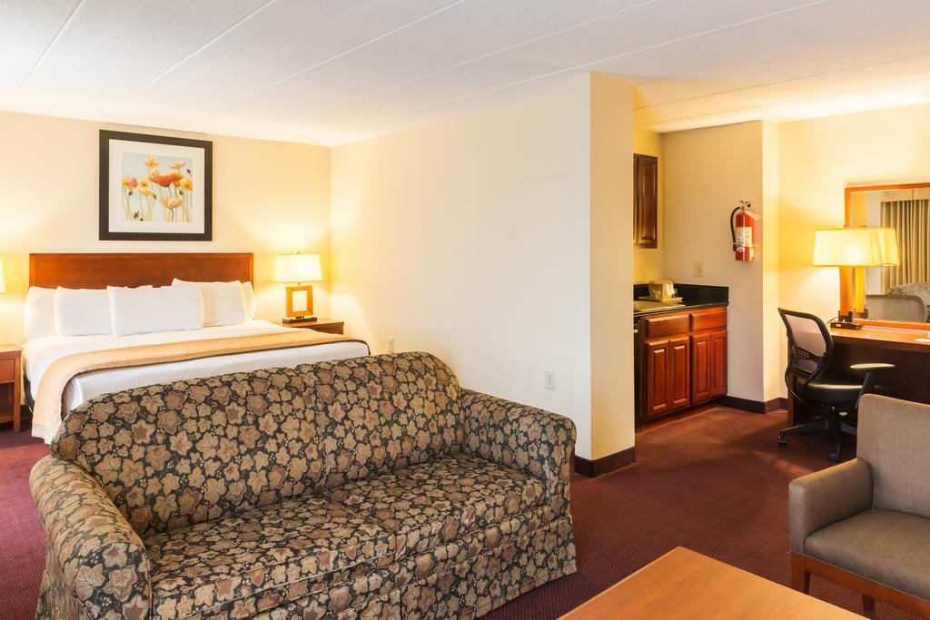Clarion Hotel Somerset - New Brunswick Екстериор снимка