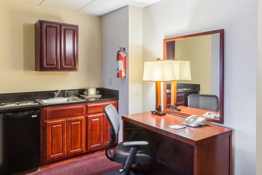 Clarion Hotel Somerset - New Brunswick Екстериор снимка