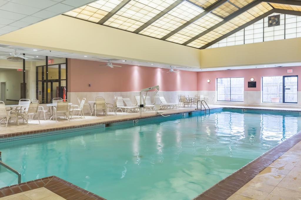 Clarion Hotel Somerset - New Brunswick Екстериор снимка