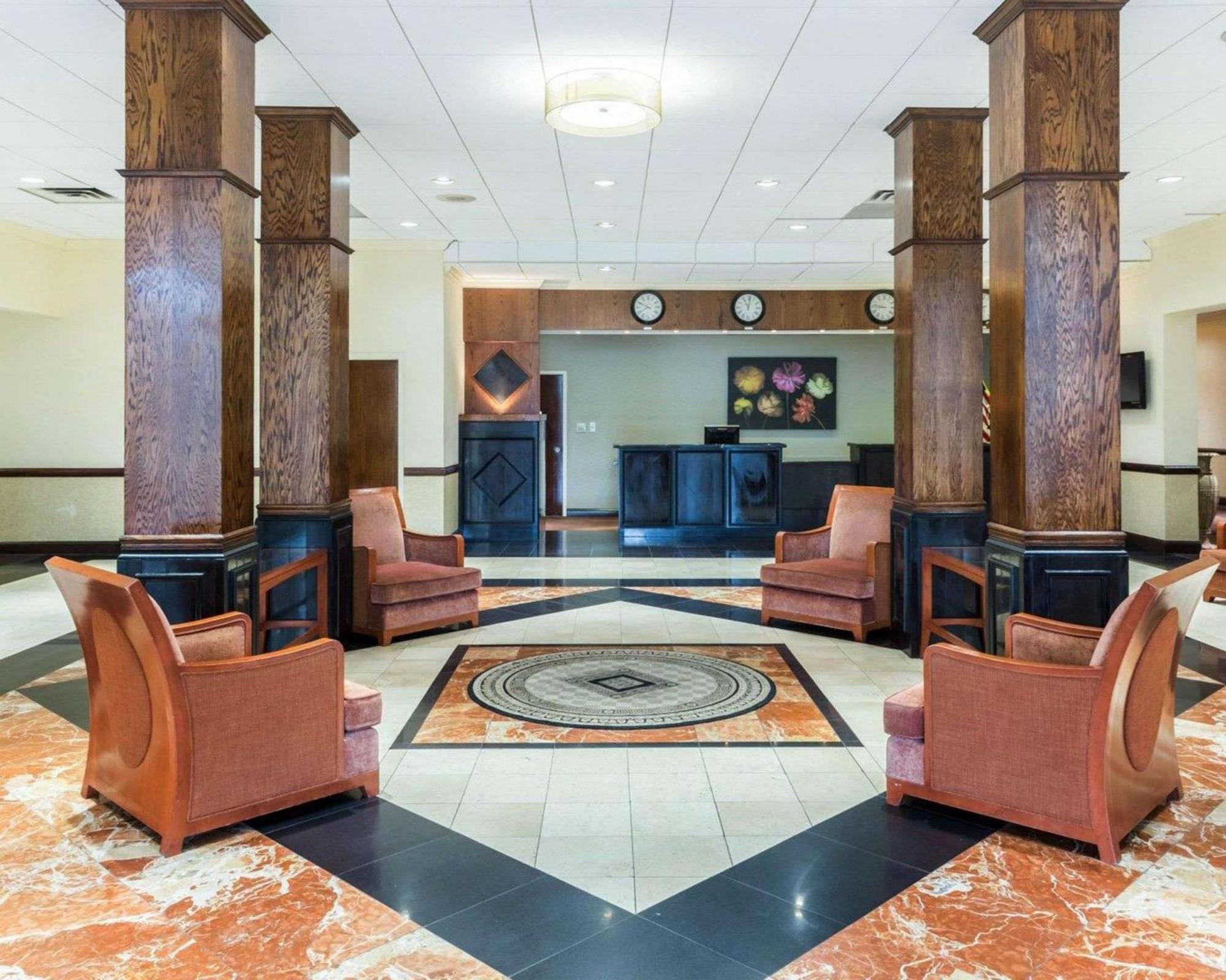 Clarion Hotel Somerset - New Brunswick Екстериор снимка