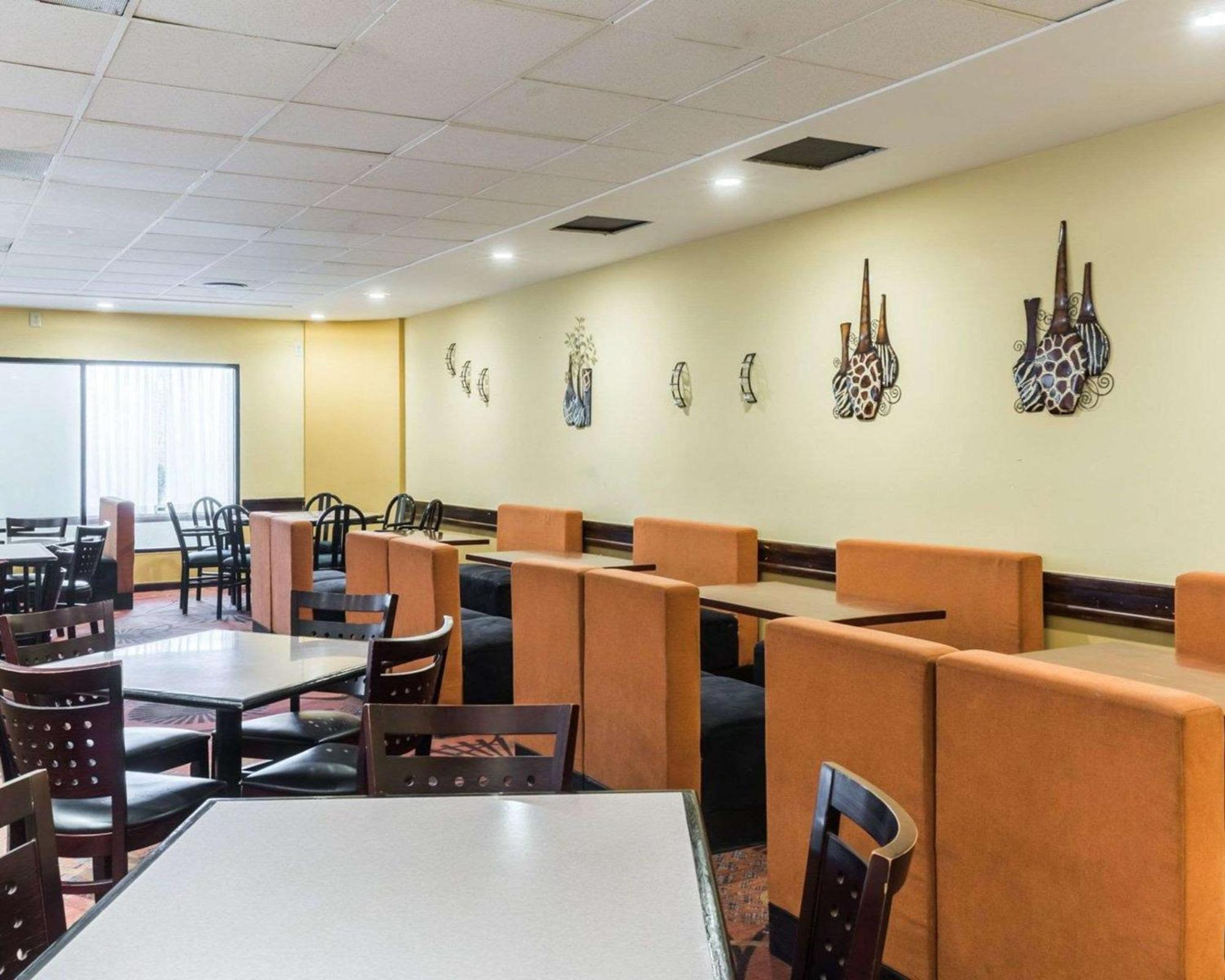 Clarion Hotel Somerset - New Brunswick Екстериор снимка