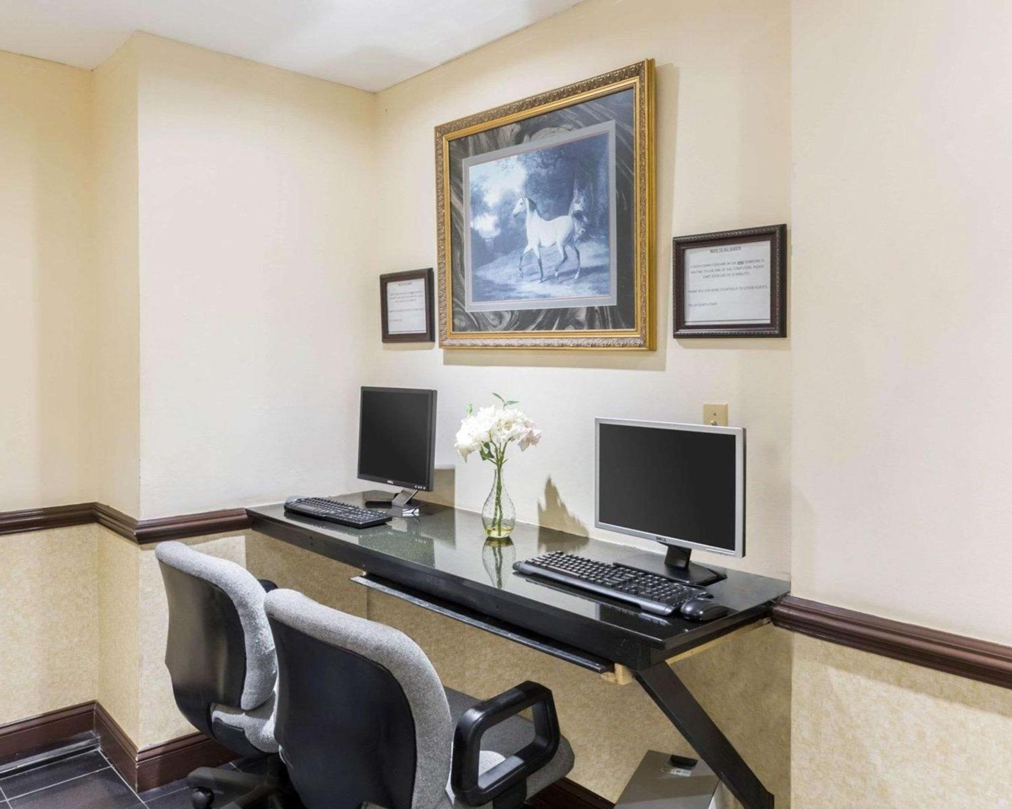Clarion Hotel Somerset - New Brunswick Екстериор снимка