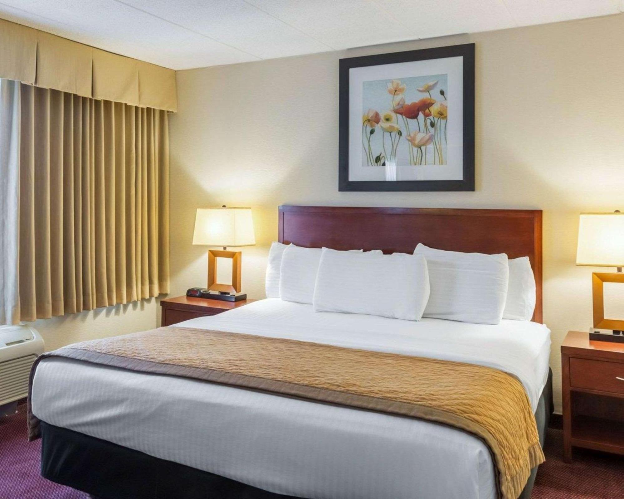 Clarion Hotel Somerset - New Brunswick Екстериор снимка