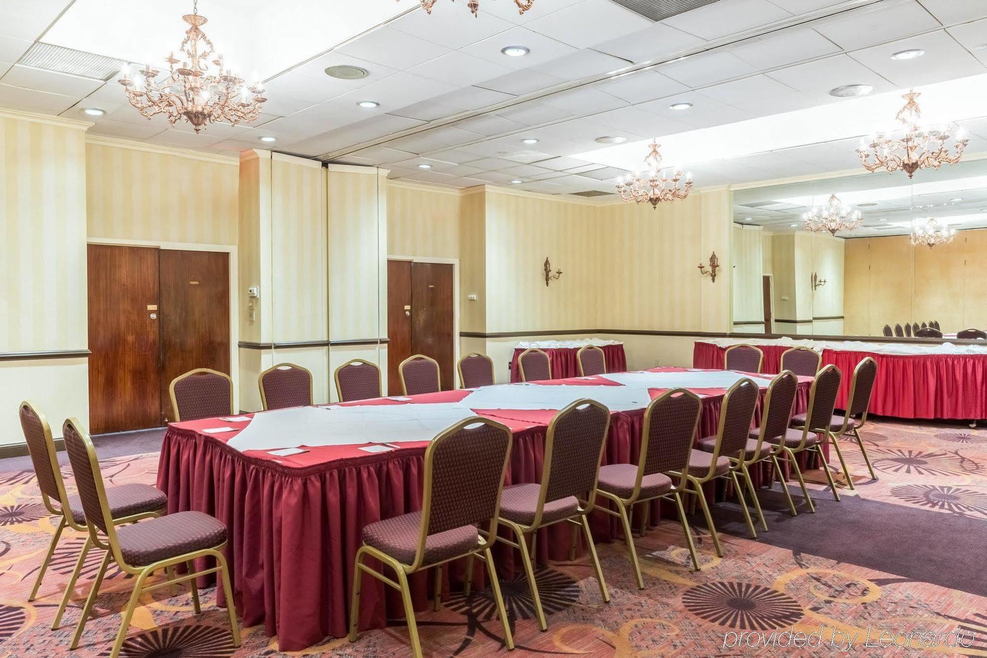 Clarion Hotel Somerset - New Brunswick Екстериор снимка